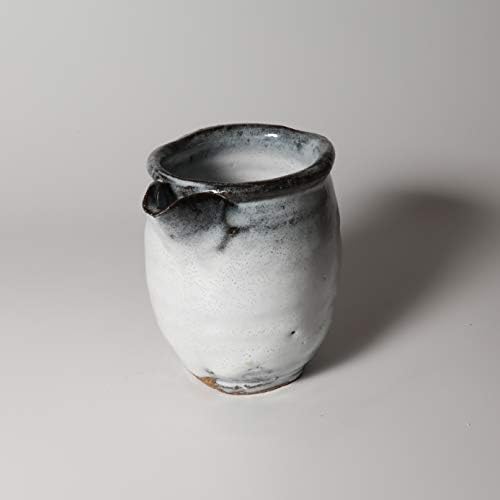 Белиот Хаги го извади чашата Катакучи. Kiyoshi Yamato.Japanese Pattery Hagi.