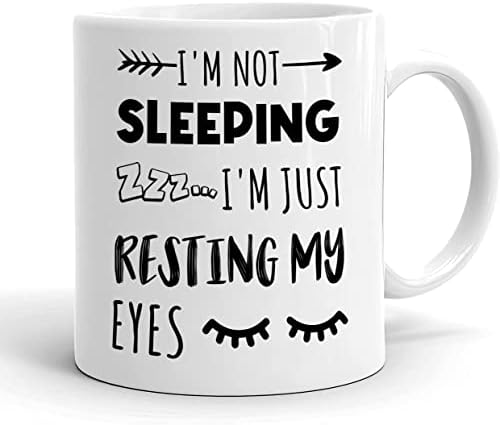 Јас не спијам - само ги потпирам очите - Смешна кригла - Смешен подарок - Подарок за тато - идеја за подароци за кафе за кафе - смешна кригла