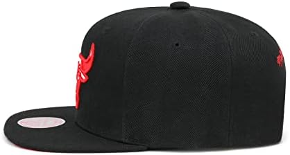 Прилагодливо капаче за прилагодување на капачето на Мичел и Нес Чикаго Булс - црна/црвена/бела/ретро 11 плеј -оф одгледувани