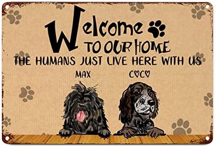 Алиојоит Смешен Знак За Метален Калај За Кучиња Прилагодено Име На Кучиња Добредојдовте Во Нашиот Дом Луѓето Овде Со Нас Миленичиња Куче