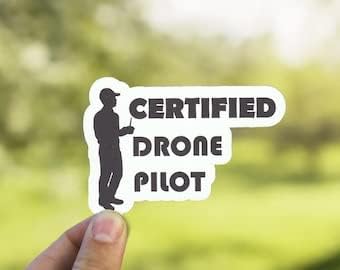 Сертифициран подарок за налепница на пилоти за беспилотни летала за пилоти со дрон - Еко пријателски роденденски подарок - Водоотпорен MacBook