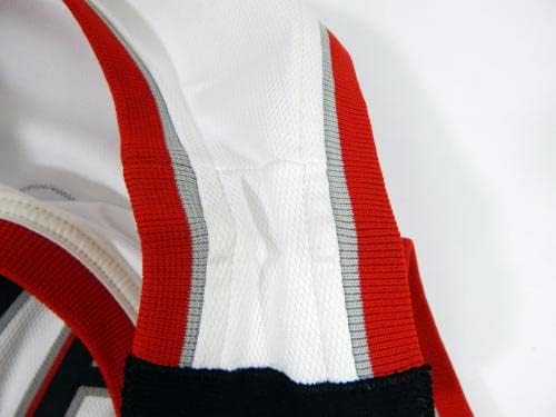 2006-07 Портланд Трага Блејзерс Јамаал Маглоар #21 Игра Користена бела маичка група 2 - НБА игра користена