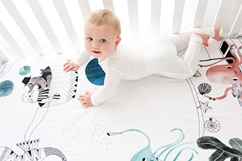 Дебитанти луѓе памук Сатеен вграден креветче за креветчиња: Подводна убов. Современа расадник, користете како позадина на фотографијата за вашите слики за бебиња.