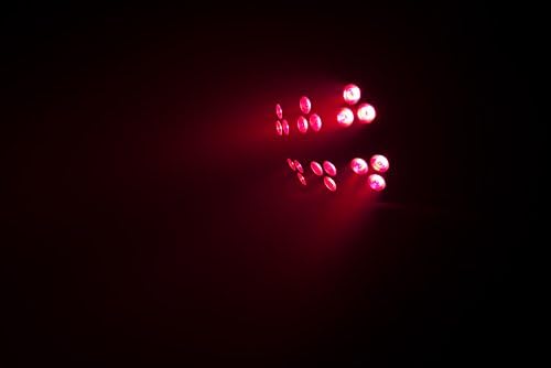 Ефект на осветлување на проекцијата Chauvet DJ, црно