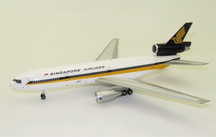 Inflate 200 McDonnell Douglas DC-10-30, Singapore Airlines 9V-SDF со STAND Limited Edition 1/200 Diecast Aircraft претходно изграден модел