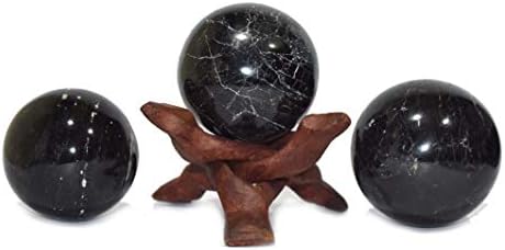 Исцелување4u сфера црна турмалин големина 2,5-3 инчи и една дрвена топка стојат природна кристална топка сфера Васту Реики Чакра заздравување