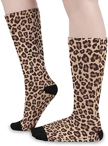 Леопард забележан печати смешни чорапи над телето со високи цевки, кои одговараат на бојата за мажи за жени