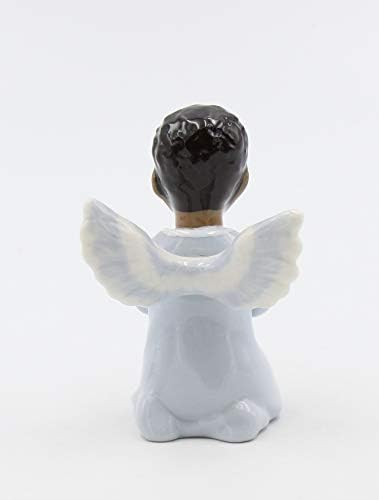 Космос подароци етнички ангел момче што се моли фигура