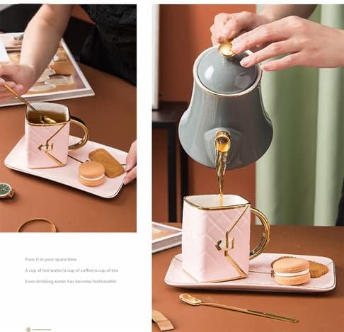 Креативна керамичка кригла во форма на чанта со сад порцелански послужавник и лажица за кафе, топло чоколадо, капучино и лате појадок