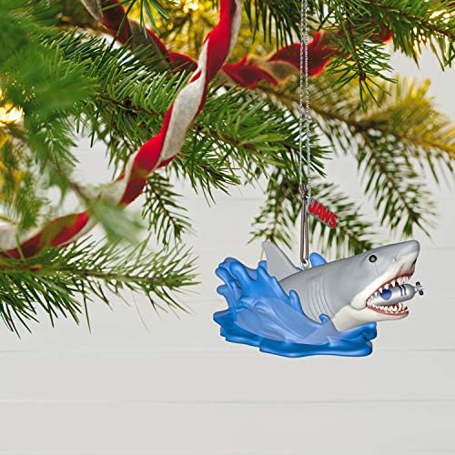 Hallmark Keepsake Christmas Ornament 2020, напад на ајкула на вилиците