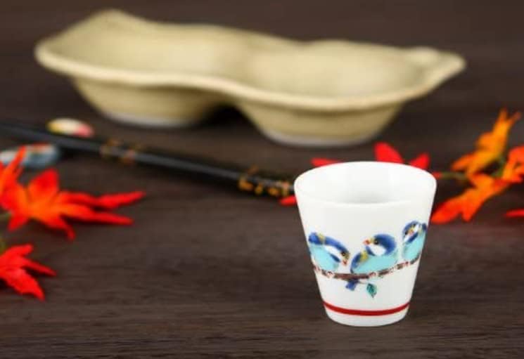 Miyagawa Kutani Ware, Kyuyaki KSO-11 Lucky Choko Yamakaku Tiny Ceramic Sake Cup со шема на птици
