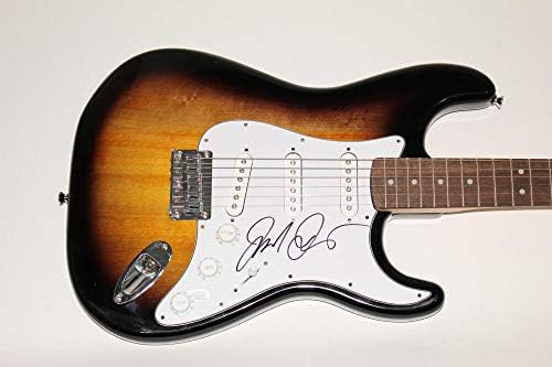 Jackек nsонсон потпиша електрична гитара за автограм Fender Brand Inter помеѓу соништата JSA