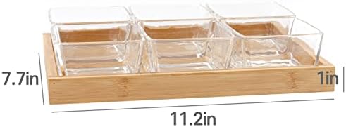 Стоки Деко стакло што служи садови со послужавник за сервирање од дрво, поделени пластери за сервирање со лента за дрво, стаклена чинија и