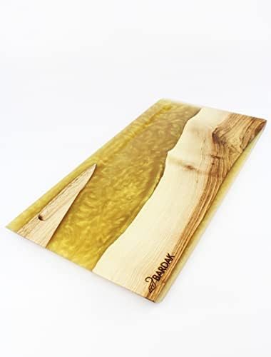 Одбор за дрво од дрво Бардак, кој служи сет од 4 табли 5,5 ”x11”, секоја, дрвени плочи со жлеб од сок, служејќи пластери за сирење,