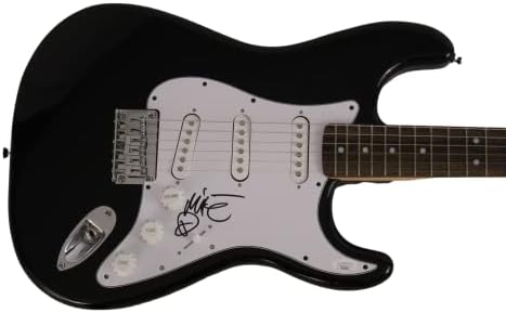 Мајк Д потпиша автограм со целосна големина црна фендер Стратокастер електрична гитара со автентикација на Jamesејмс Спенс ЈСА -