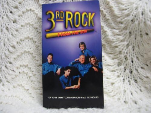 3 -тиот карпа од сонцето „Еми размислување“ VHS. Епизода 1 -„Дик и даноци“. Епизода 2 -„Непристојно дик“ [VHS]