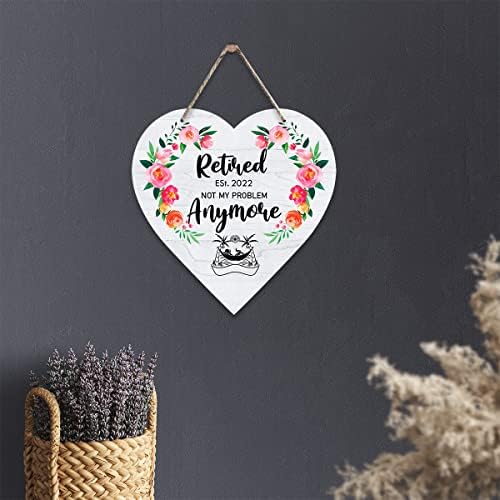 Среќни подароци за пензија за жени во пензија во пензија 2022 година дрвена висина во форма на срце во форма на плакета од рустикален декор wallидни обеси присутни