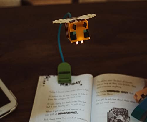 Minecraft Жолта Пчела Светло За Читање На Батерии Со Клип И Прилагодлива Ламба За Расположение На Раката | Ноќно Светло За Книги И Поттикнувања,