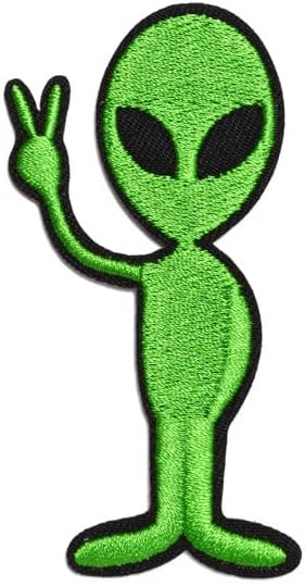 Queqin 4PCS Green Alien, UFO брод, сакам да верувам дека шипкате или железо на везови закрпи за DIY проекти, поправање, косплеј,
