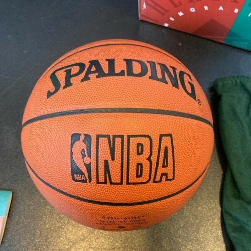 Јао Минг потпиша Спалдинг Официјална НБА игра кошарка UDA Горна палуба COA & Box - Автограмирани кошарка