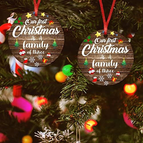 Нашиот прв Божиќ како семејство на три кружни керамички украси дрвени жито Божиќ порцелан за новите родители на бебето, украси