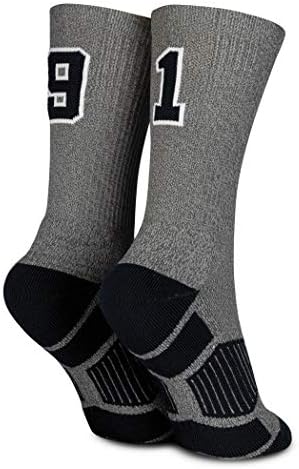 ChalkTalkSports Custom Team Buter Crew чорапи | Атлетски чорапи Греј и црна | Сите броеви на тимот