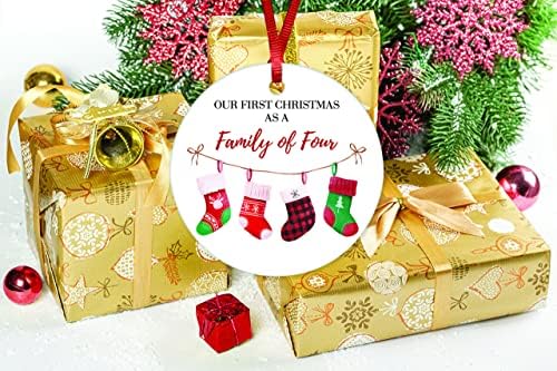 Арогелд нашиот прв Божиќ како семејство на четири Божиќни украси новороденче Керамички украс Семејство Божиќни украси 2021 за мама